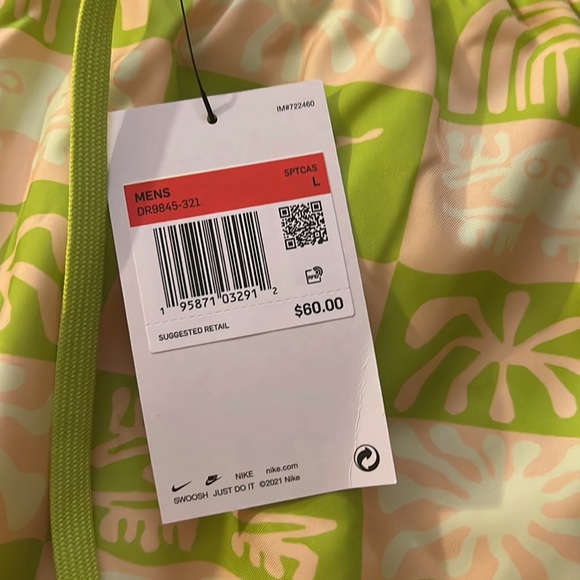 Nike Men’s Green and Baby Pink Active Shorts Size Large - Picture 2 of 4